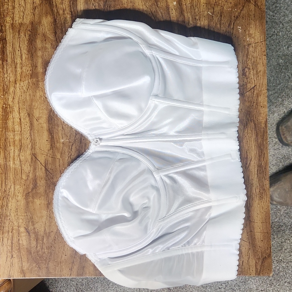 White Strapless backless Bra